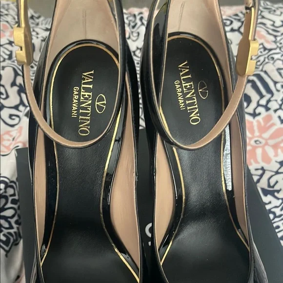 Valentino Garavani Black Patent Platform Heels - Picture 3 of 8